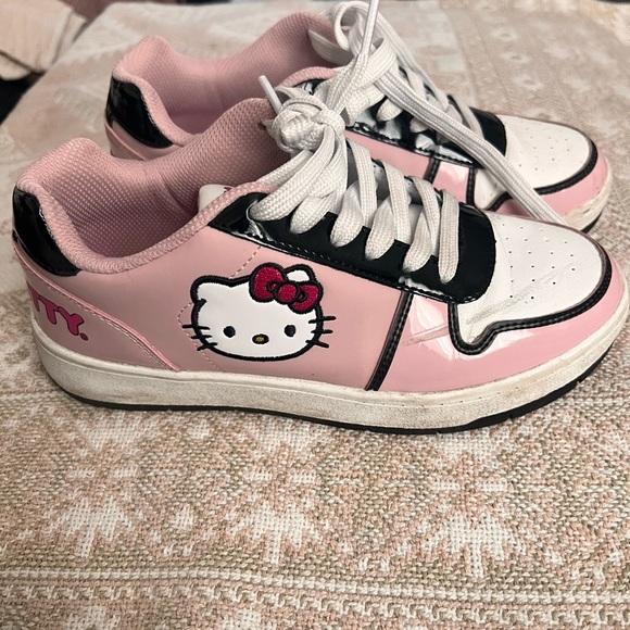 Hello kitty sneakers - Picture 2 of 5
